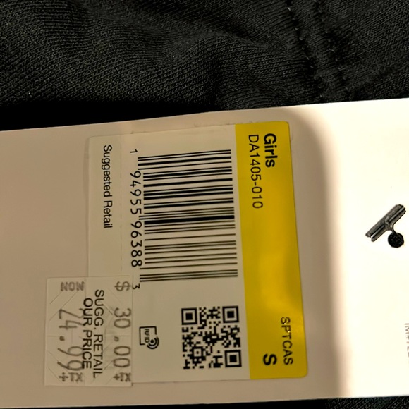 NWT Nike shorts - girls small - Picture 2 of 4